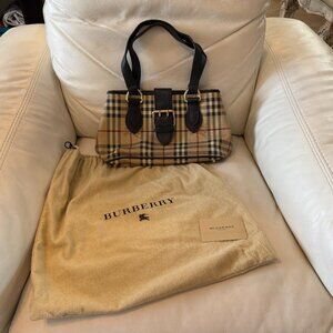 Classic Burberry Shoulder Bag